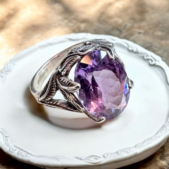 Estate 6ct Color-Changing Amethyst Sterling Silver Ring (8) - Picture 3 of 7